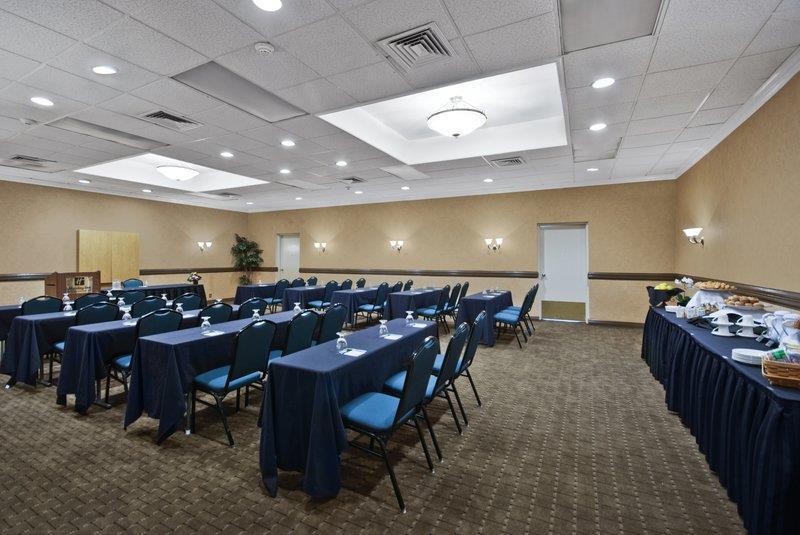 Clarion Inn North Haven Business photo
